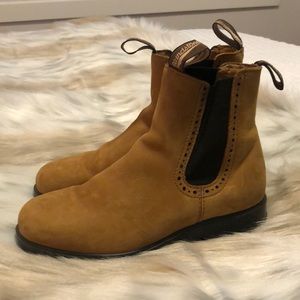 Blundstone Crazy Horse tan boots
